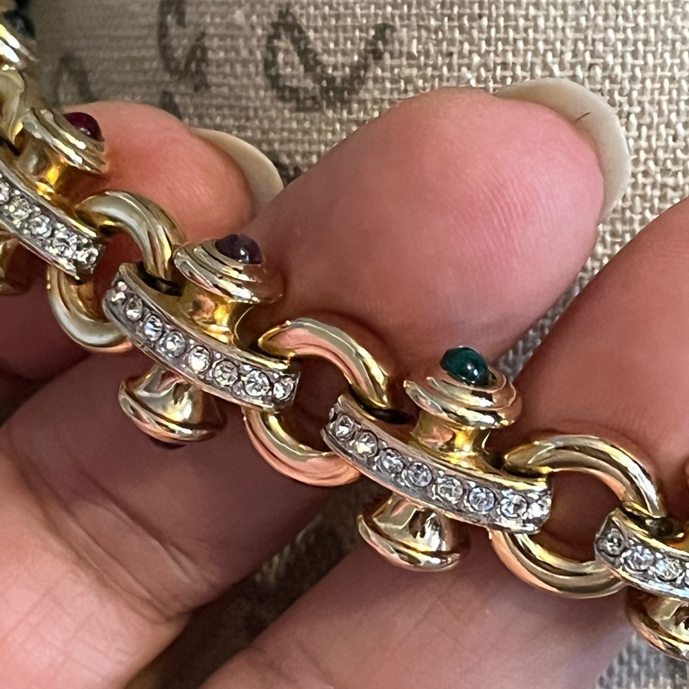 Luxurious Gold and Multicolor Gemstone Necklace - Picture 3 of 14
